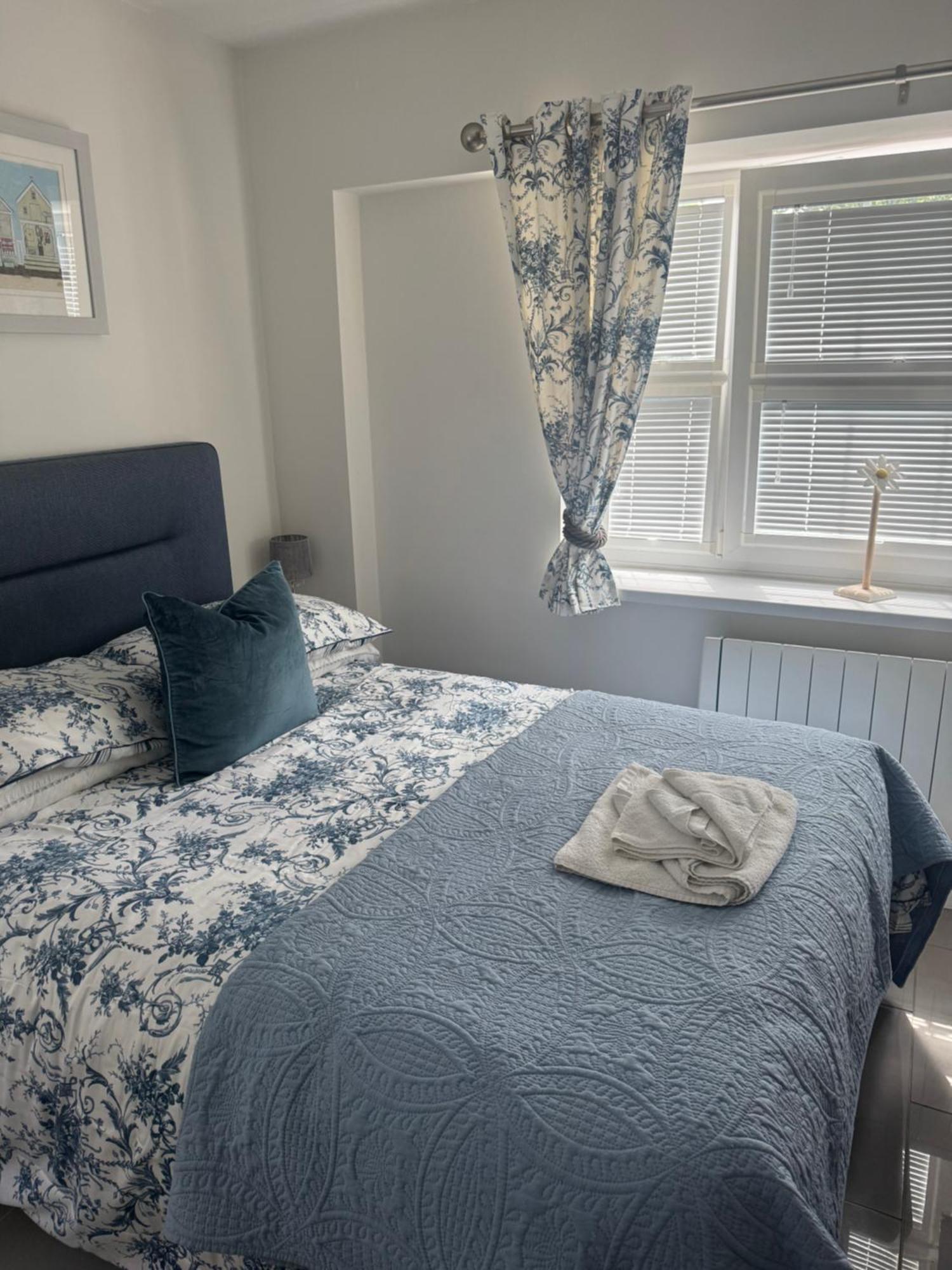 Downsfield Bed And Breakfast St Ives Exteriör bild